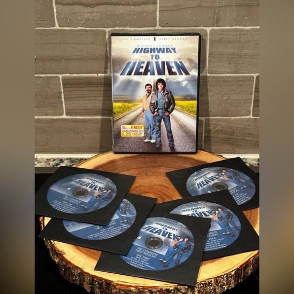 Highway to Heaven Complete Season 1 DVD set 5 Discs 25 Episodes Like New - Picture 1 of 6